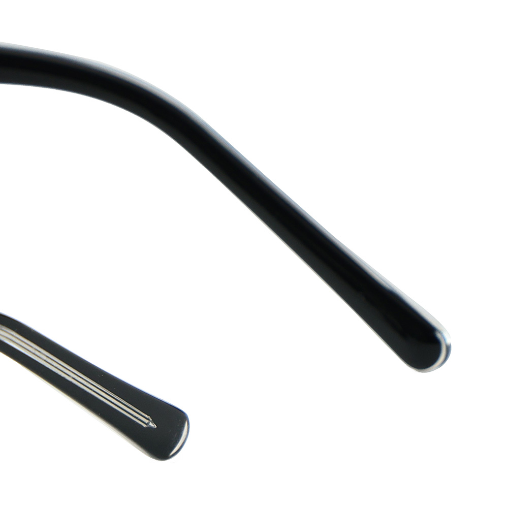 Gafas de sol modernas con protección UV y polígono con montura pequeña