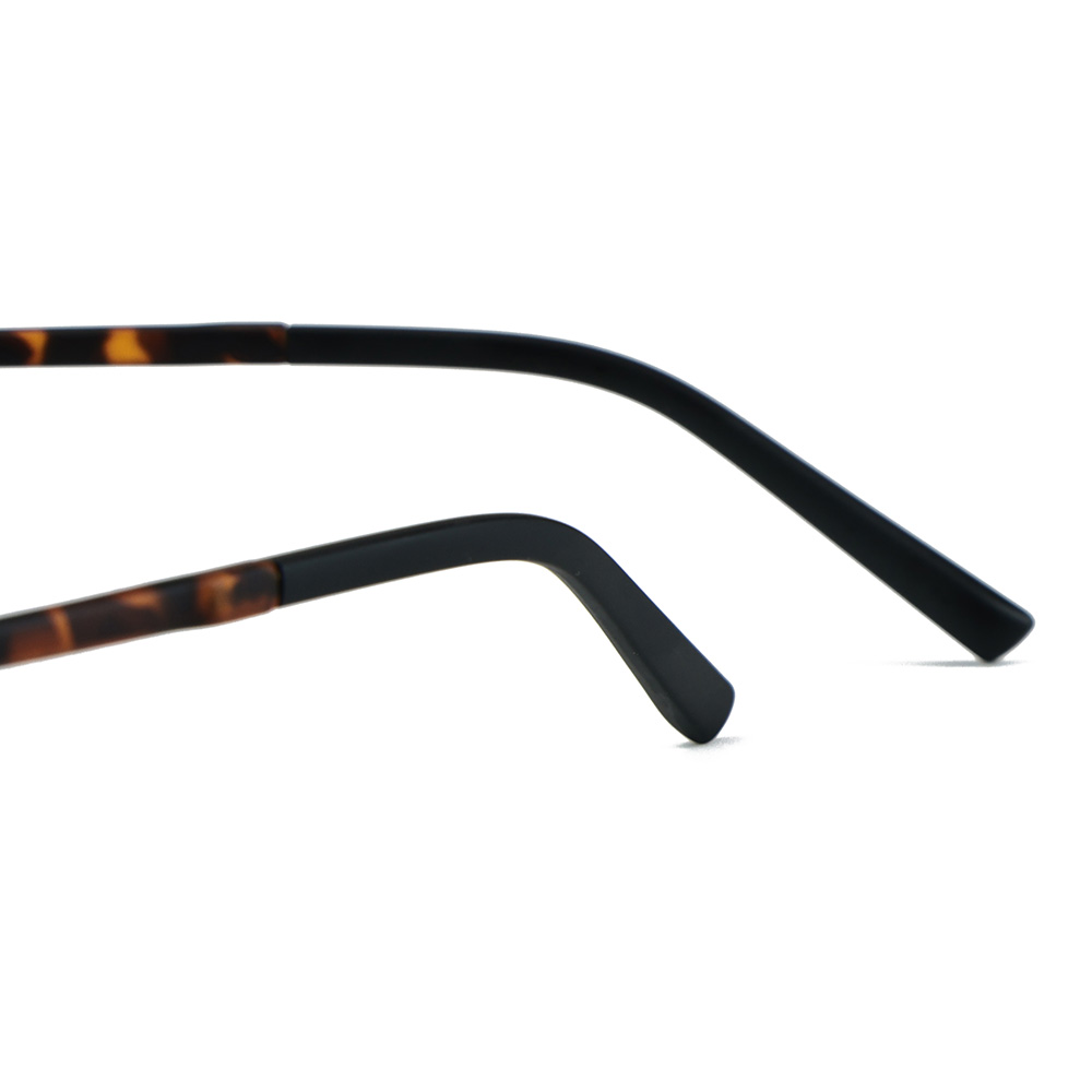 Gafas de sol modernas con protección UV y polígono con montura pequeña